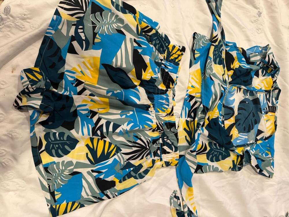SHEIN Women's Tropical Print Ruffled Top and Shorts Set, Size L (US 8/10, EU 40/